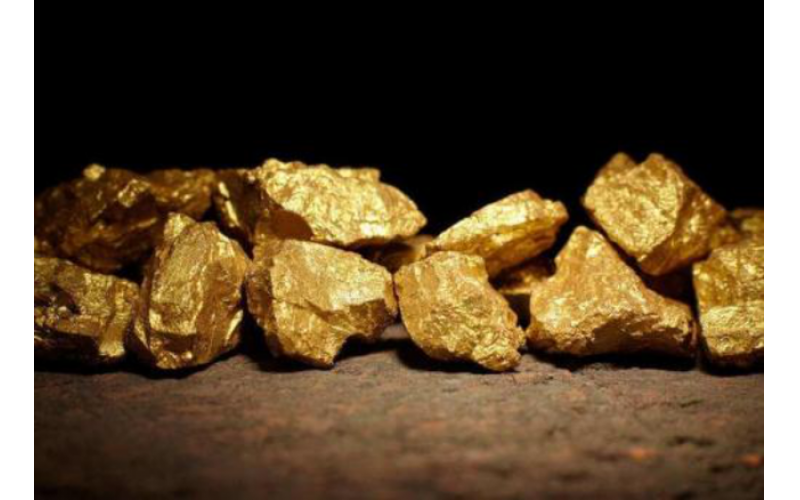 兩男子用假金戒騙過典當行，被發現后拒不贖回雙雙獲刑