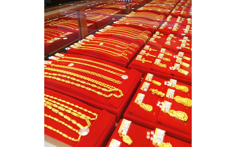 緬甸黃金價(jià)格暴漲，民眾排隊(duì)典當(dāng)首飾